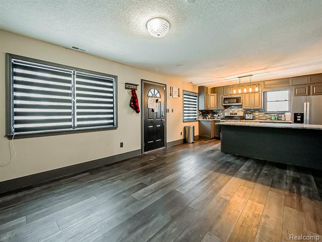 Builiding view three for 6087 N Parent, Westland, MI. 48185