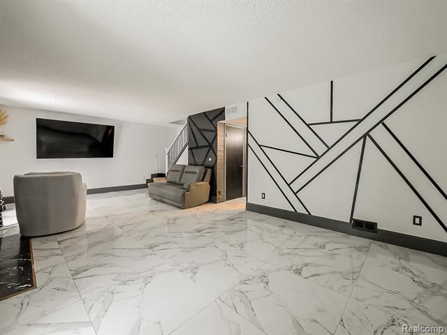 Builiding view twelve for 6087 N Parent, Westland, MI. 48185