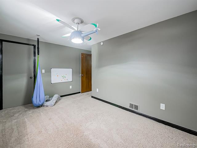 Builiding view twenty four for 6087 N Parent, Westland, MI. 48185