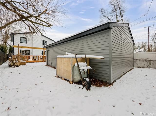 Builiding view twenty seven for 6087 N Parent, Westland, MI. 48185