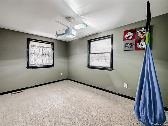 Builiding view twenty three for 6087 N Parent, Westland, MI. 48185