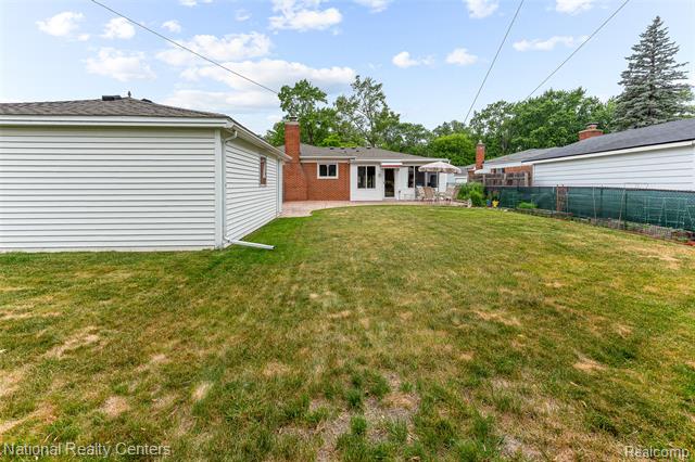 Builiding view forty four for 23054 Cora, Farmington, MI. 48336