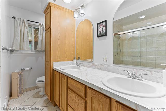 Builiding view twenty four for 23054 Cora, Farmington, MI. 48336