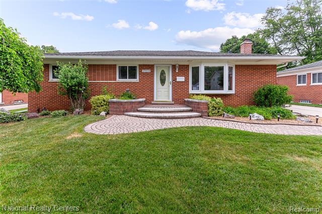 front view for 23054 Cora Ave, Farmington, Mi. 48336