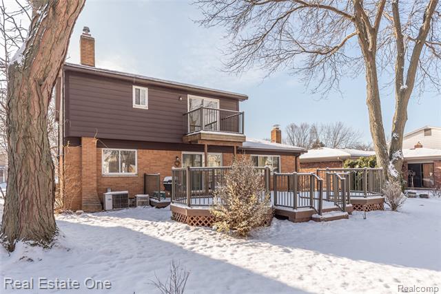 Builiding view five for 41958 Sunderland, Canton, MI. 48187