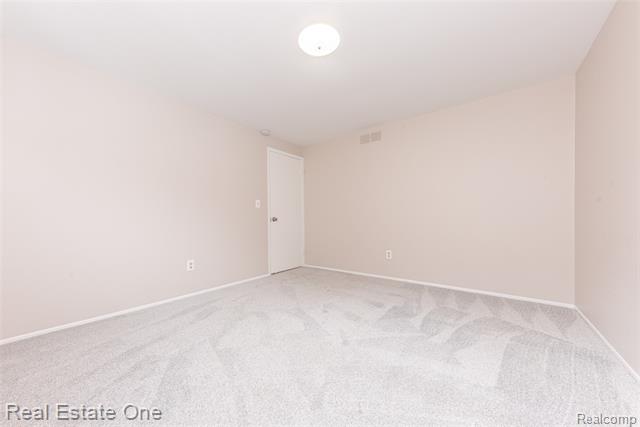 Builiding view forty one for 41958 Sunderland, Canton, MI. 48187