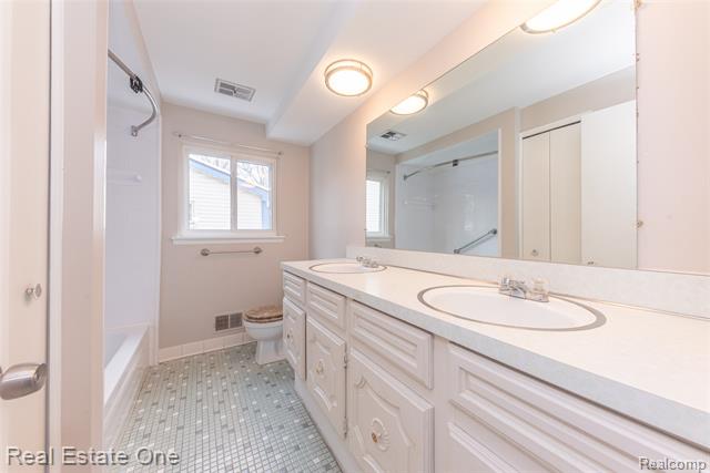 Builiding view forty two for 41958 Sunderland, Canton, MI. 48187