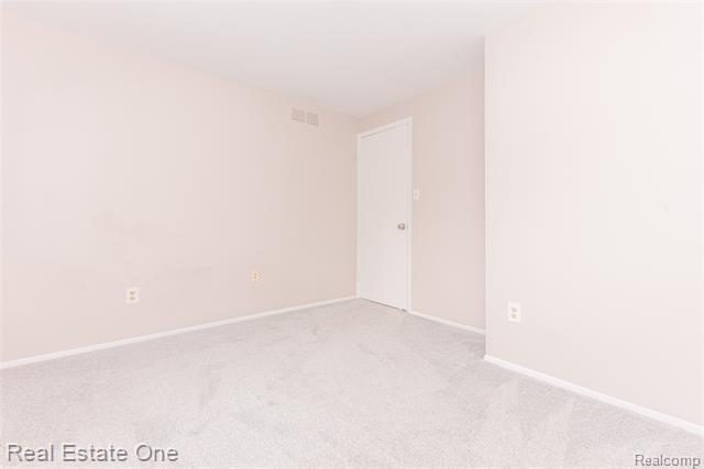 Builiding view thirty four for 41958 Sunderland, Canton, MI. 48187