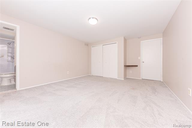 Builiding view thirty seven for 41958 Sunderland, Canton, MI. 48187