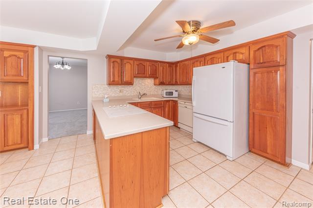 Builiding view twenty four for 41958 Sunderland, Canton, MI. 48187