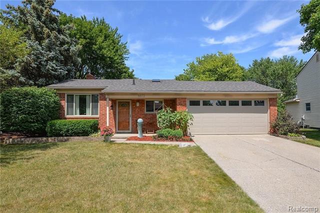 front view for 6672 Devonshire, Canton, Mi. 48187