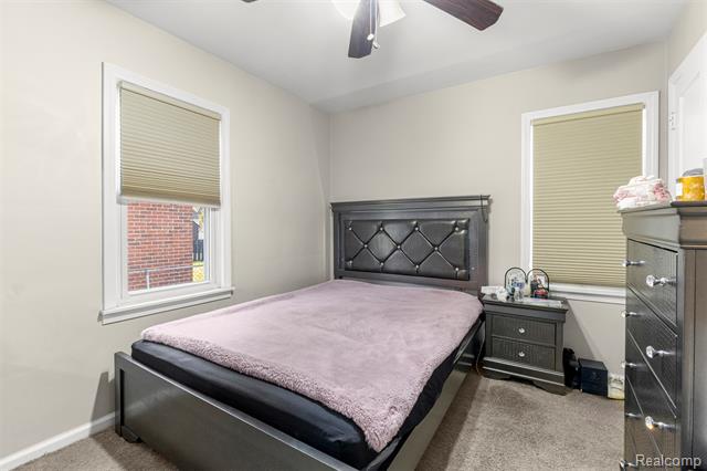 Builiding view nineteen for 2011 Burger, Dearborn, MI. 48128