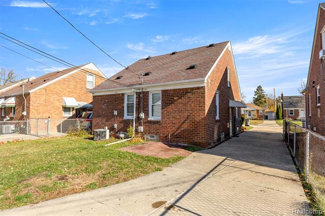 Builiding view three for 2011 Burger, Dearborn, MI. 48128