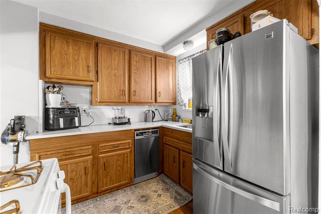 Builiding view twelve for 2011 Burger, Dearborn, MI. 48128