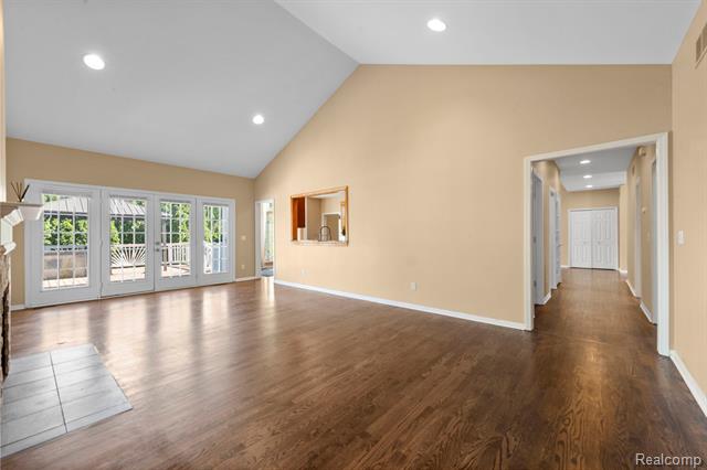 Builiding view forty four for 50145 Tottenham, Canton, MI. 48187