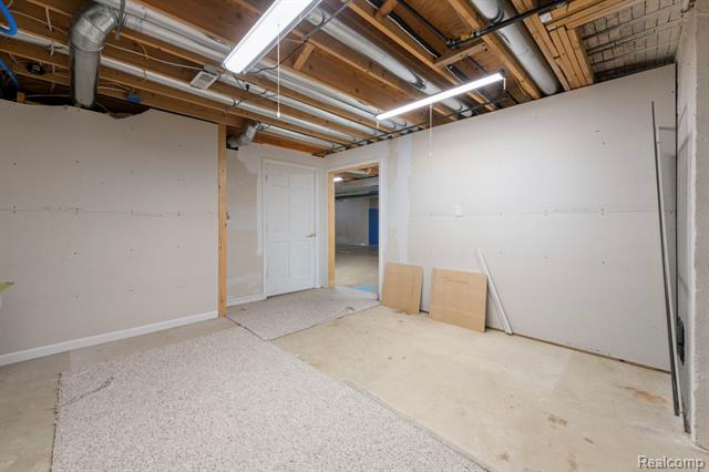 Builiding view sixty seven for 50145 Tottenham, Canton, MI. 48187