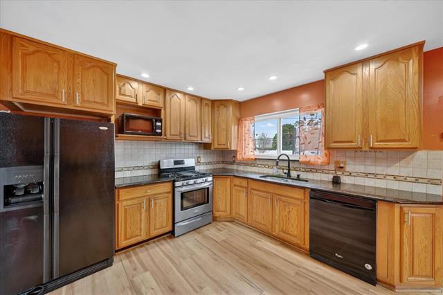 Builiding view thirteen for 6950 Mohican, Westland, MI. 48185
