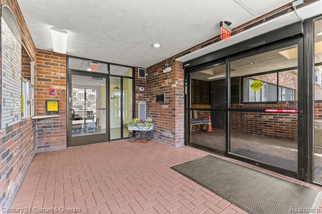 Builiding view forty five for 21800 Morley, Dearborn, MI. 48124