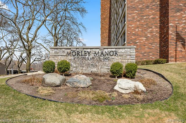 Builiding view forty six for 21800 Morley, Dearborn, MI. 48124