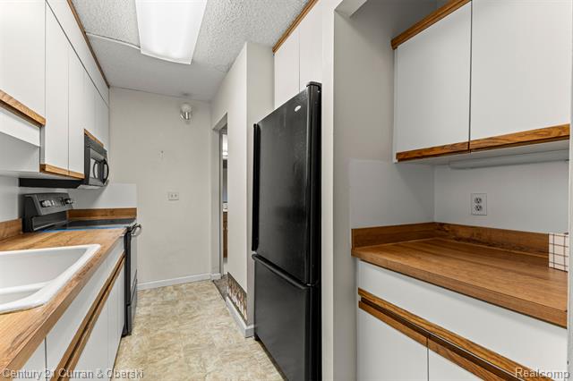 Builiding view twenty three for 21800 Morley, Dearborn, MI. 48124