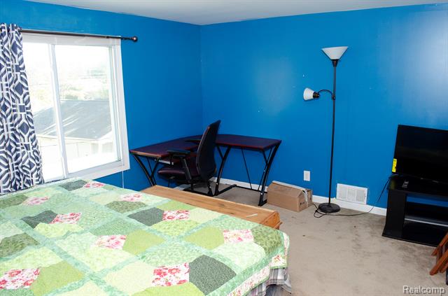 Builiding view seventeen for 5850 Deering, Garden City, MI. 48135