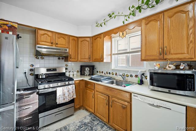 Builiding view eleven for 5644 Norborne, Dearborn Heights, MI. 48127