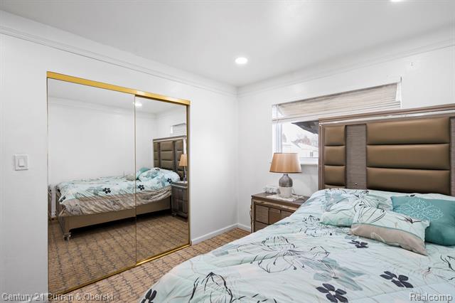 Builiding view fifteen for 5644 Norborne, Dearborn Heights, MI. 48127