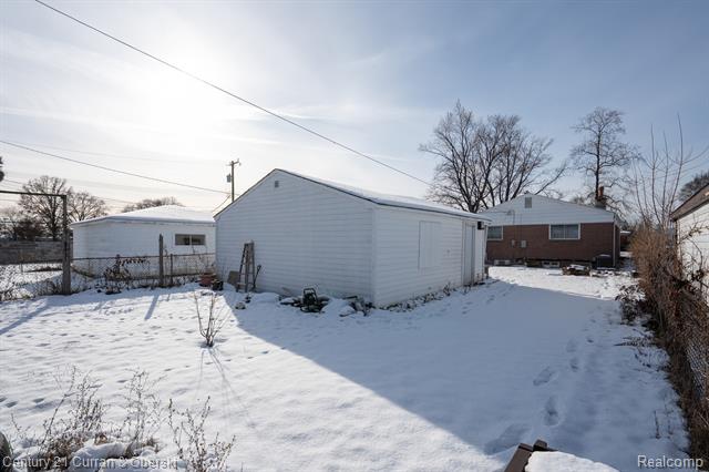 Builiding view five for 5644 Norborne, Dearborn Heights, MI. 48127