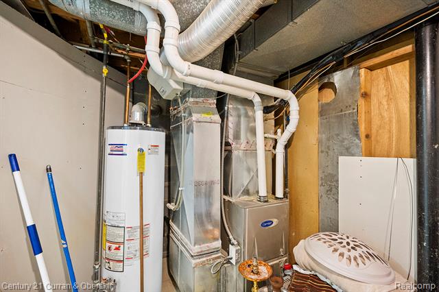 Builiding view thirty one for 5644 Norborne, Dearborn Heights, MI. 48127