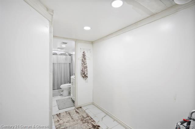 Builiding view thirty for 5644 Norborne, Dearborn Heights, MI. 48127