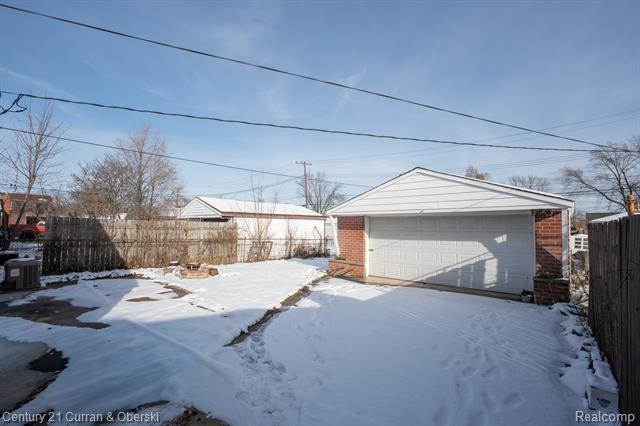 Builiding view three for 5644 Norborne, Dearborn Heights, MI. 48127