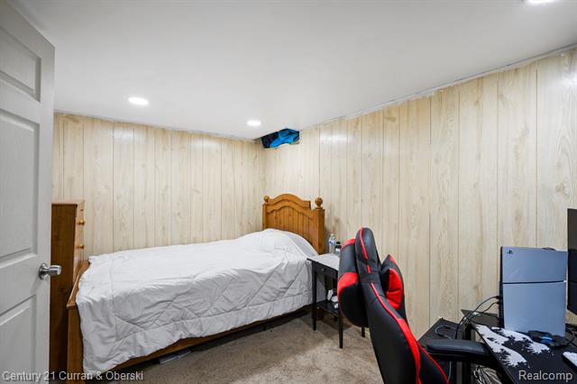 Builiding view twenty four for 5644 Norborne, Dearborn Heights, MI. 48127