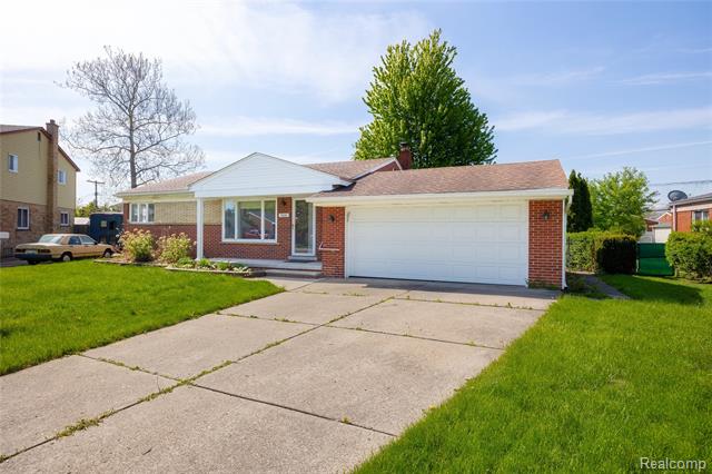 Builiding view two for 5646 Cambourne, Dearborn Heights, MI. 48127