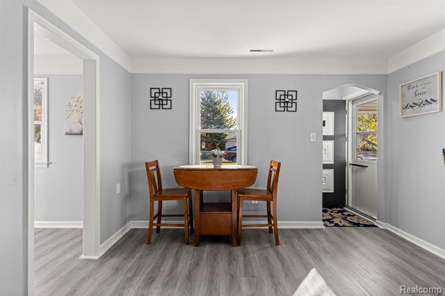 Builiding view six for 28424 Elmwood, Garden City, MI. 48135