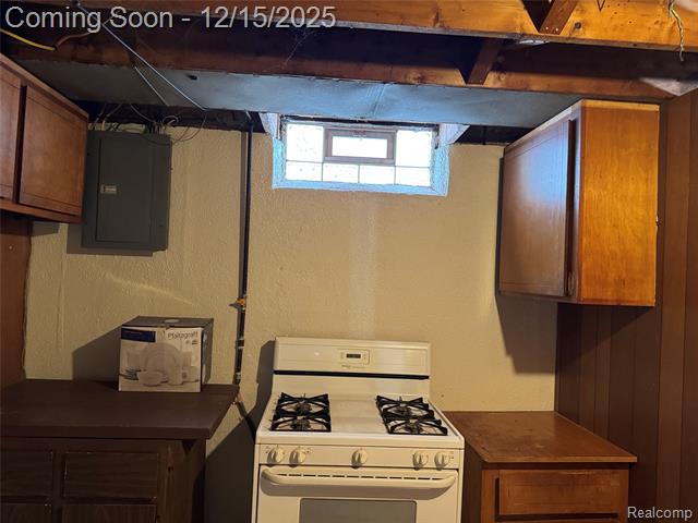 Builiding view ten for 24903 Hass, Dearborn Heights, MI. 48127