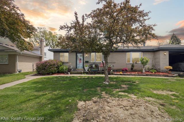 front view for 6074 Nightingale, Dearborn Heights, Mi. 48127