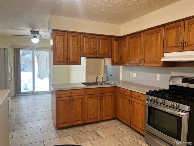 Builiding view four for 6039 Silvery, Dearborn Heights, MI. 48127