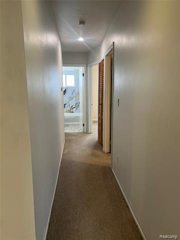 Builiding view ten for 6039 Silvery, Dearborn Heights, MI. 48127