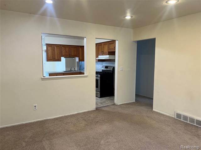 Builiding view two for 6039 Silvery, Dearborn Heights, MI. 48127