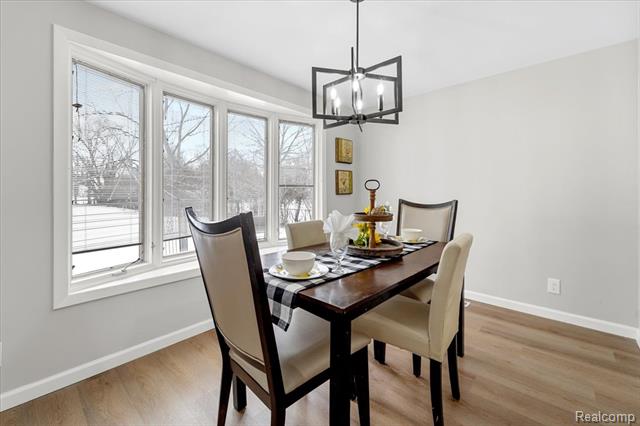 Builiding view eight for 30619 Maplewood, Garden City, MI. 48135