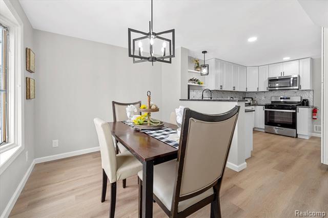 Builiding view seven for 30619 Maplewood, Garden City, MI. 48135