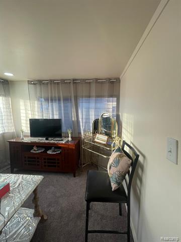 Builiding view five for 17297 Outer, Dearborn Heights, MI. 48127