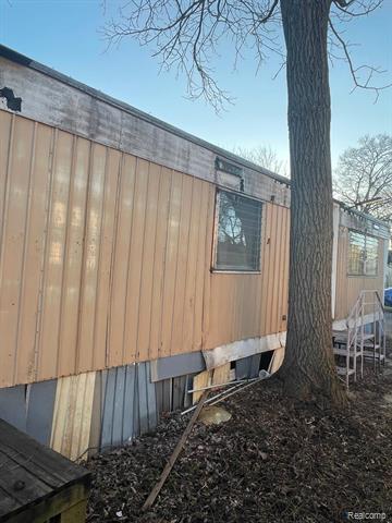 Builiding view three for 17297 Outer, Dearborn Heights, MI. 48127