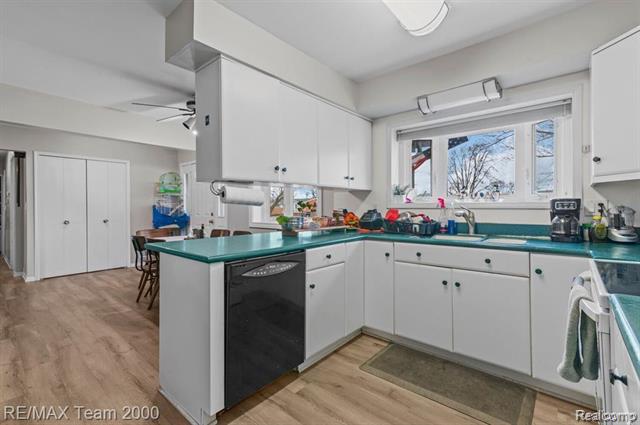 Builiding view six for 29633 Maplewood, Garden City, MI. 48135