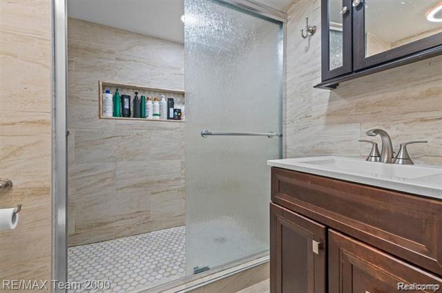 Builiding view twenty four for 29633 Maplewood, Garden City, MI. 48135