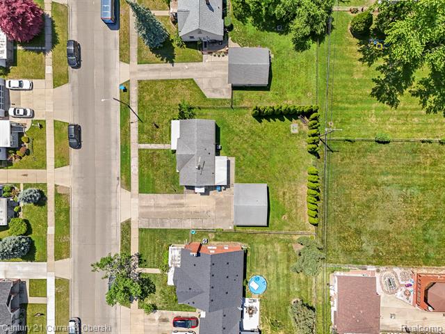 Builiding view eighteen for 6141 N Gulley, Dearborn Heights, MI. 48127