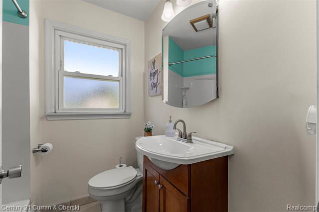 Builiding view ten for 6141 N Gulley, Dearborn Heights, MI. 48127