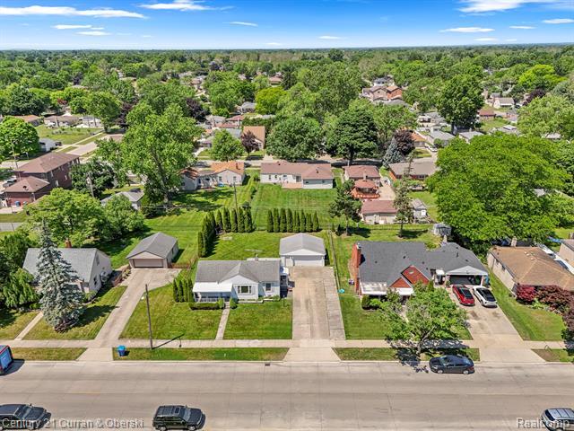 Builiding view twenty five for 6141 N Gulley, Dearborn Heights, MI. 48127
