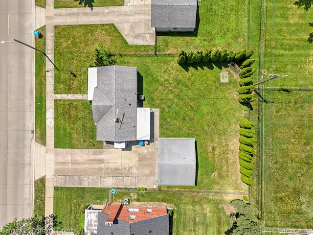 Builiding view twenty three for 6141 N Gulley, Dearborn Heights, MI. 48127