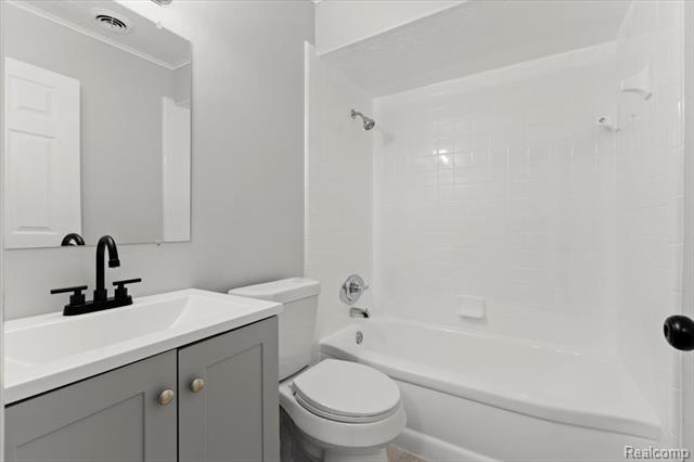 Builiding view eighteen for 18648 Robert, Melvindale, MI. 48122